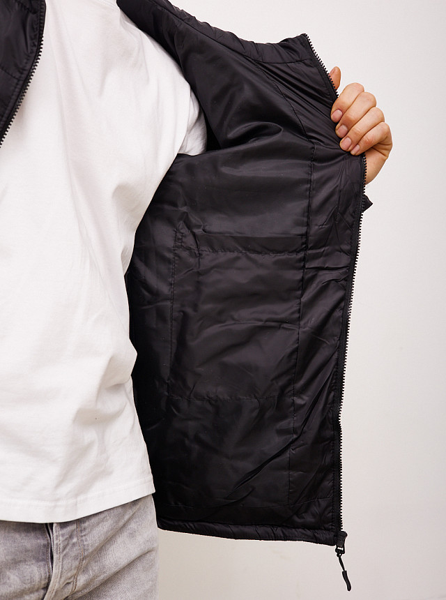 Чёрная стёганая куртка с капюшоном Sevenext
